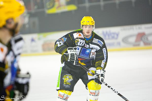 Strasbourg  2 - 3 Chamonix 