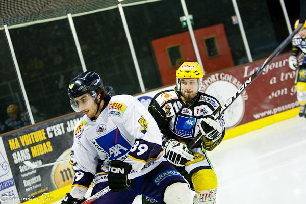 Strasbourg  2 - 3 Chamonix 