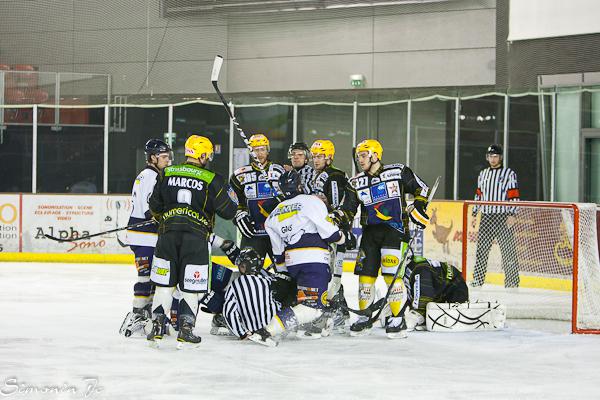 Strasbourg  2 - 3 Chamonix 