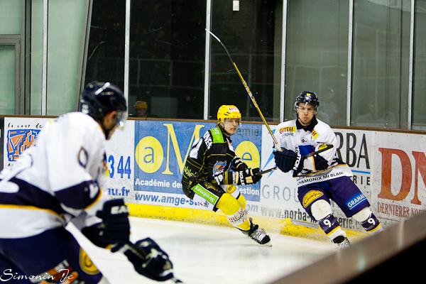 Strasbourg  2 - 3 Chamonix 
