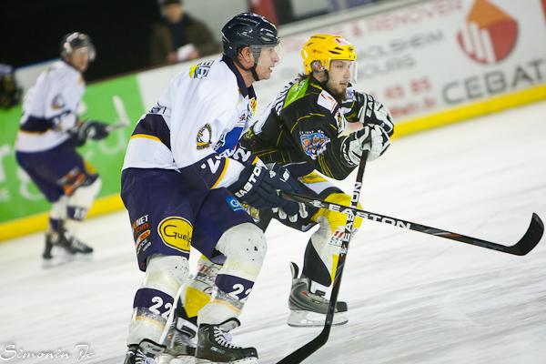 Strasbourg  2 - 3 Chamonix 