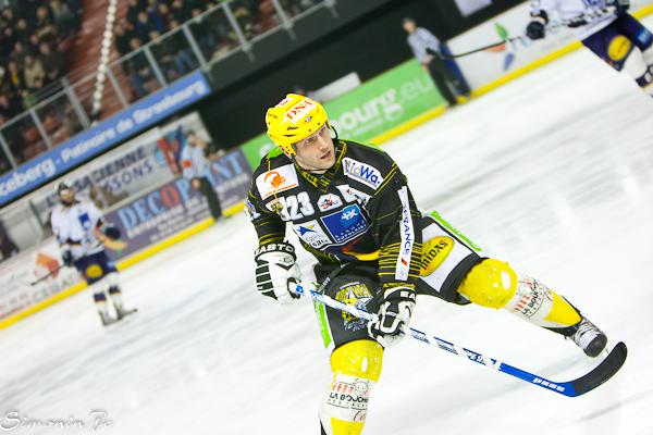 Strasbourg  2 - 3 Chamonix 