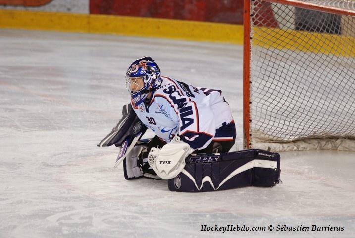 Tours  3 - 4 Angers 