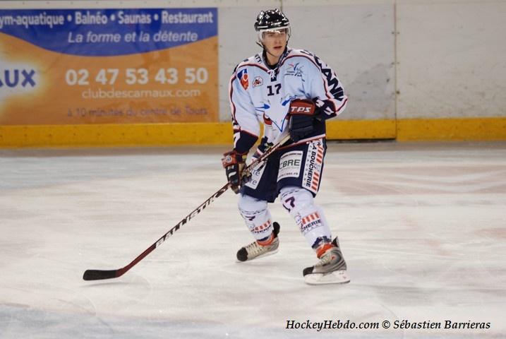 Tours  3 - 4 Angers 