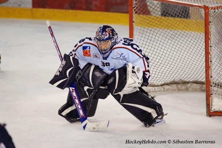 Tours  3 - 4 Angers 