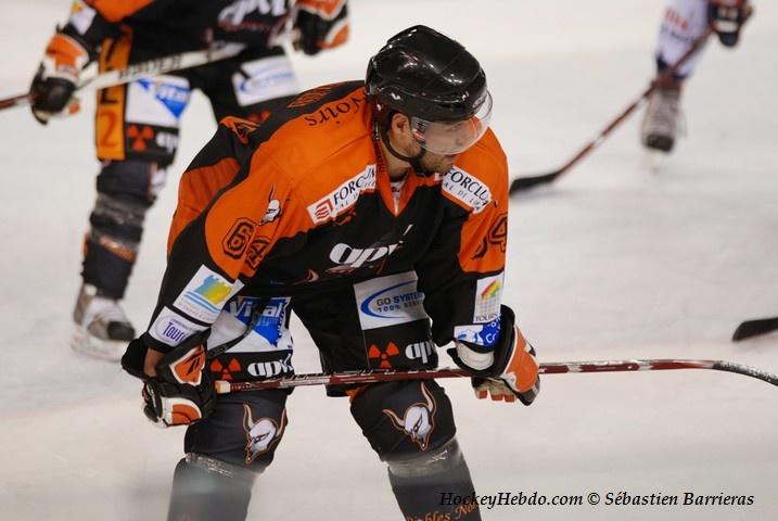 Tours  3 - 4 Angers 