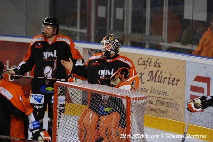 Tours  3 - 4 Angers 
