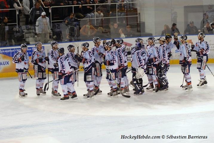 Tours  3 - 4 Angers 