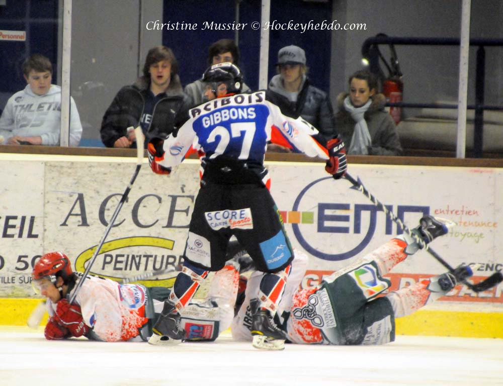 Caen  3 - 2 Mont-Blanc
