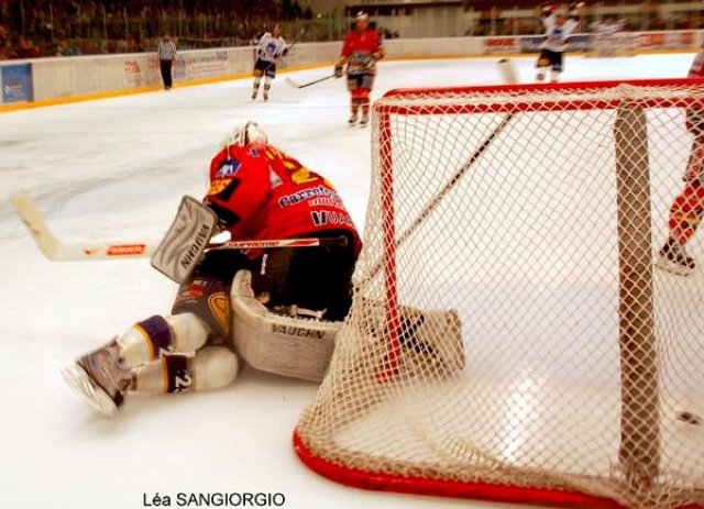 Photo hockey match Morzine-Avoriaz - Chamonix  le 01/03/2011