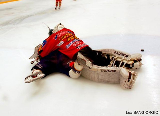 Photo hockey match Morzine-Avoriaz - Chamonix  le 01/03/2011