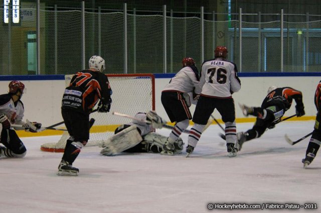 Photo hockey match La Roche-sur-Yon - Evry  le 12/03/2011