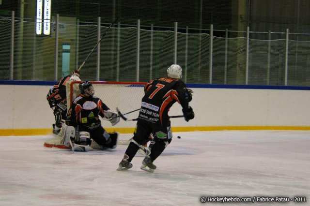 Photo hockey match La Roche-sur-Yon - Evry  le 12/03/2011