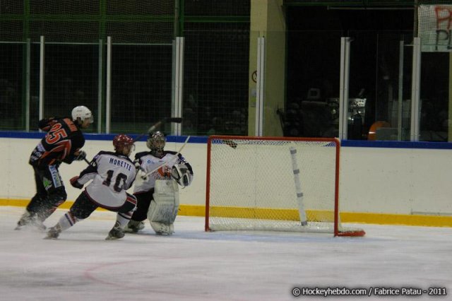 Photo hockey match La Roche-sur-Yon - Evry  le 12/03/2011