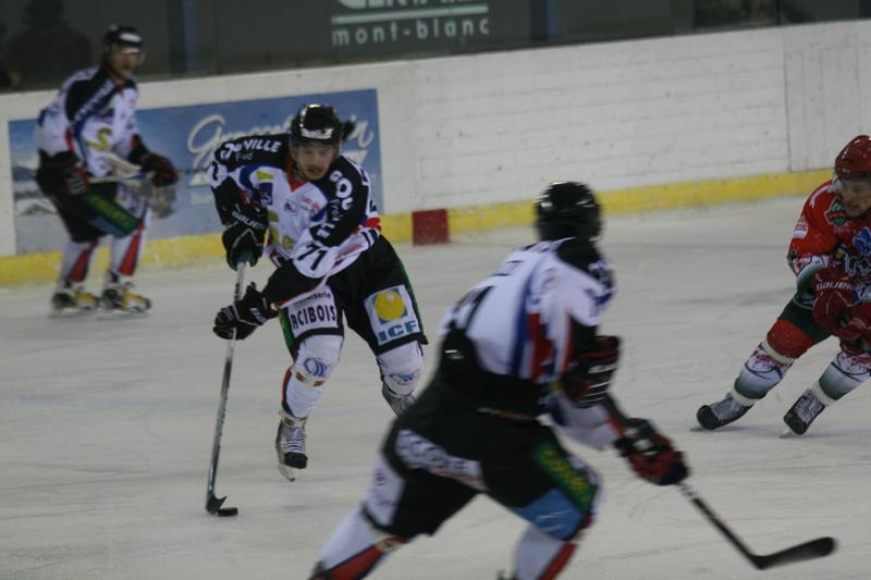 Mont-Blanc 1 - 2 Caen 