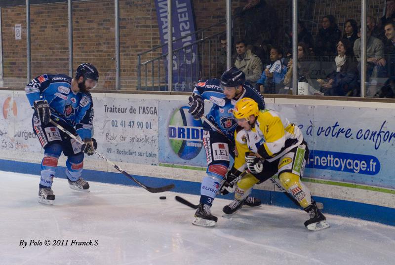 Angers  6 - 1 Strasbourg 