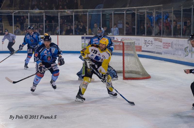 Angers  6 - 1 Strasbourg 