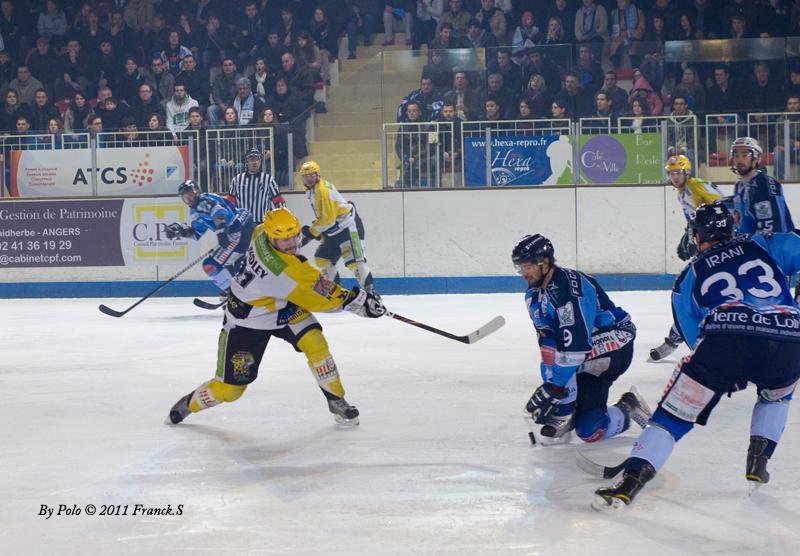 Angers  6 - 1 Strasbourg 