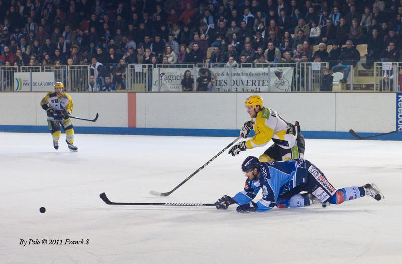 Angers  6 - 1 Strasbourg 
