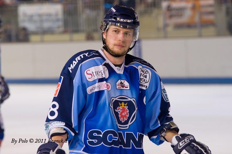 Angers  6 - 1 Strasbourg 