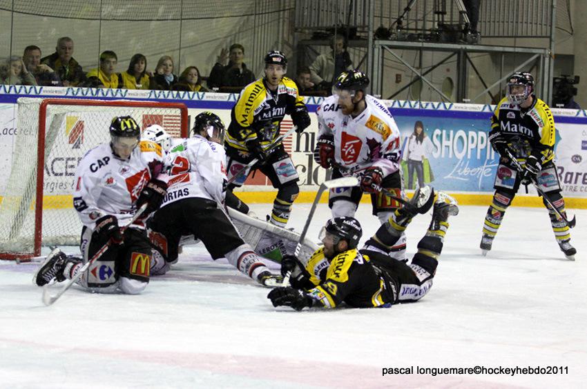 Rouen 2 - 1 Amiens 