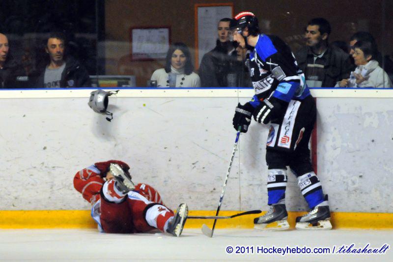 Nantes 5 - 5 Annecy