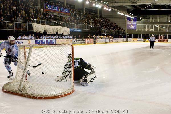Strasbourg  2 - 1 Angers 