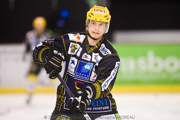 Strasbourg  3 - 1 Angers 