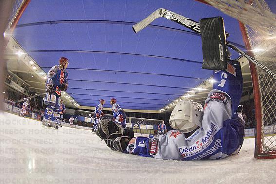 Lyon 2 - 3 Annecy