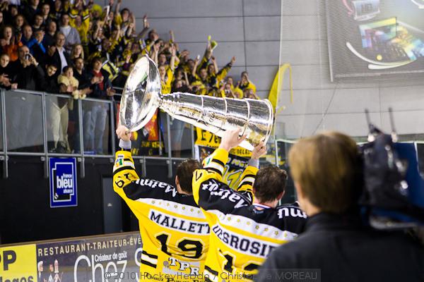 Strasbourg  2 - 4 Rouen