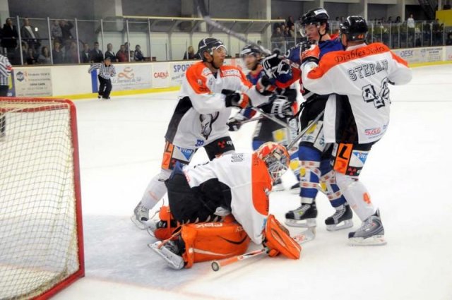 Photo hockey match Caen  - Tours  le 07/10/2008