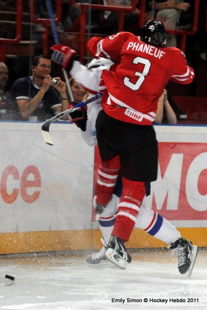Photo hockey reportage France Canada : Vu par Emily