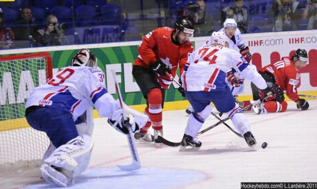 Photo hockey reportage  Mondial 11: La Suisse sur le fil !