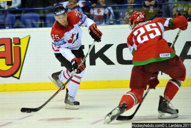 Photo hockey reportage Mondial 11: Le Canada appliqué
