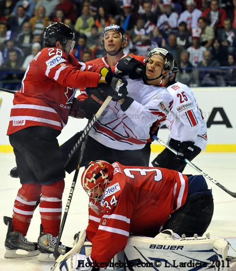 Mondial 11: Le Canada accroché ! — Reportage
