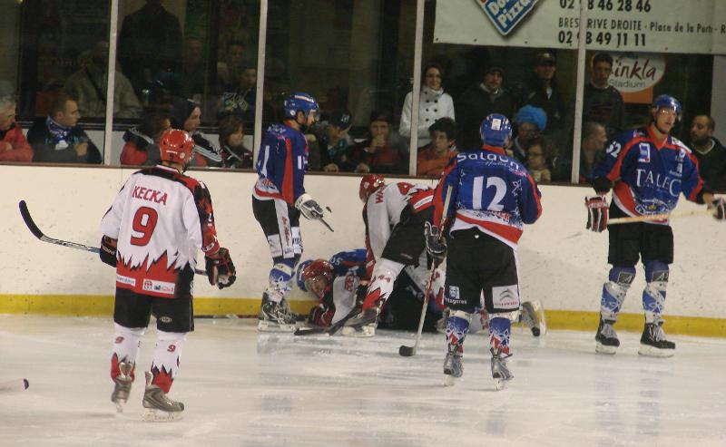 Brest  3 - 5 Neuilly/Marne