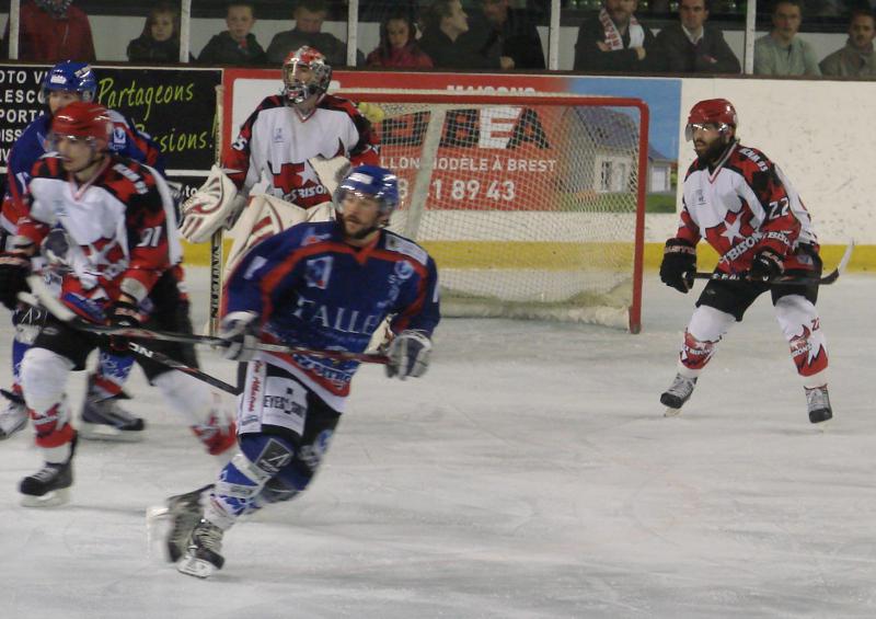 Brest  3 - 5 Neuilly/Marne