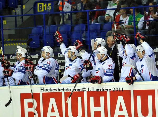 Mondial 11: La France sauvée ! — Reportage