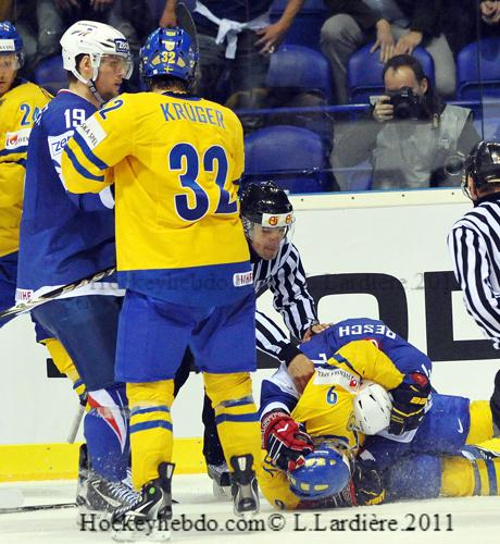 Mondial 11: Les Bleus battus — Reportage