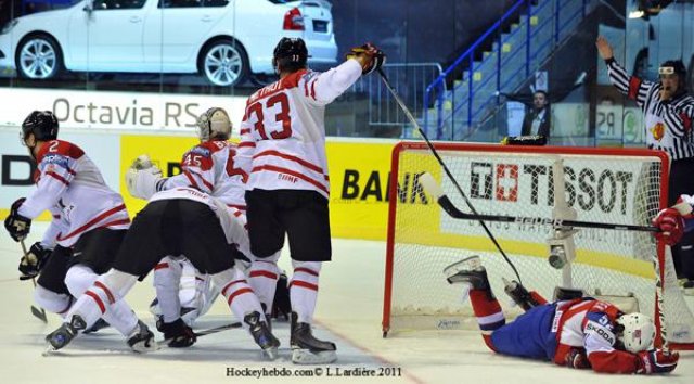 Photo hockey reportage Mondial 11: Le Canada se fait peur !