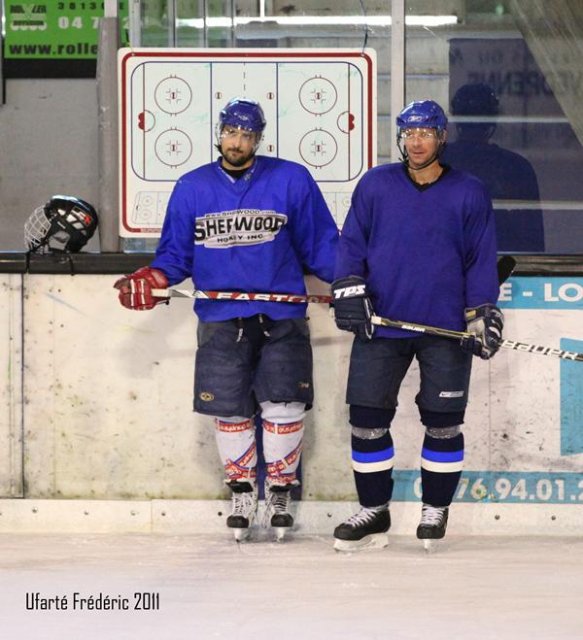 Photo hockey reportage Back to business