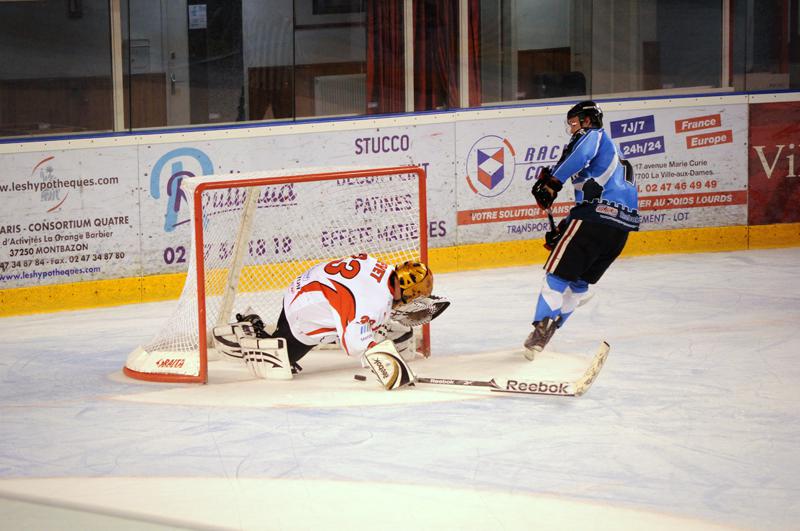 Amical : Tours - La Roche/Yon — Reportage