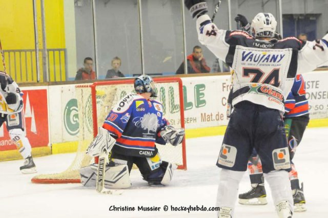Photo hockey match Caen  - Grenoble  le 17/09/2011