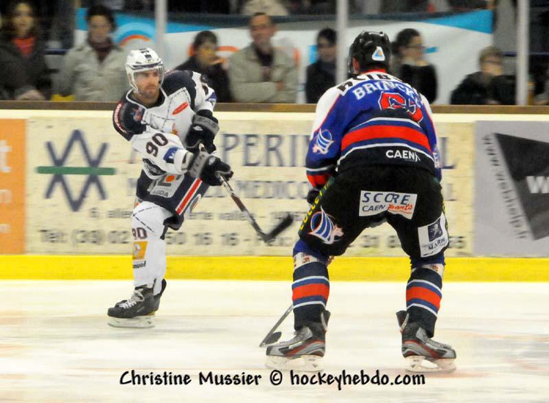 Caen  2 - 4 Grenoble 