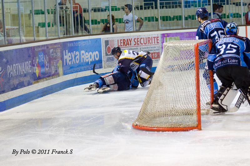 Angers  2 - 3 Chamonix 