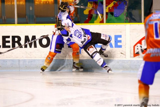 Photo hockey match Clermont-Ferrand - Courchevel-Méribel-Pralognan le 24/09/2011