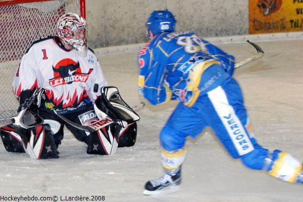 Villard-de-Lans 7 - 3 Neuilly/Marne