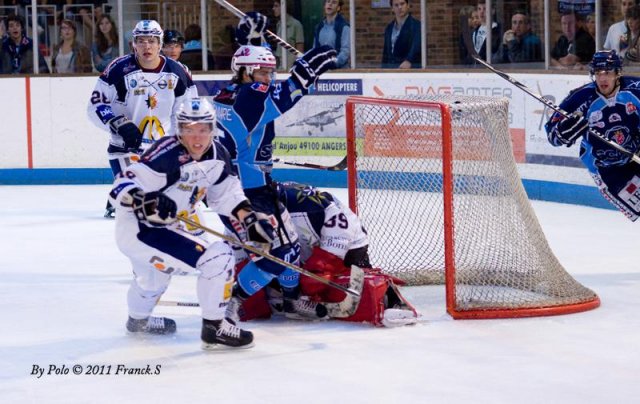Photo hockey match Angers  - Grenoble  le 01/10/2011