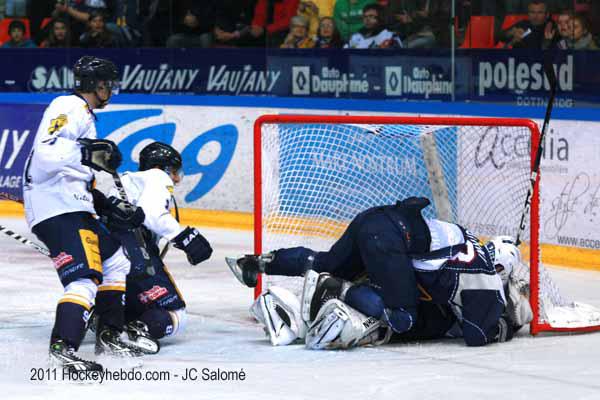 Grenoble  3 - 4 Chamonix 