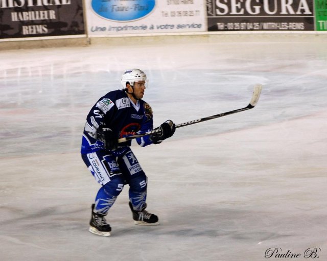 Photo hockey match Reims* - Courbevoie  le 08/10/2011